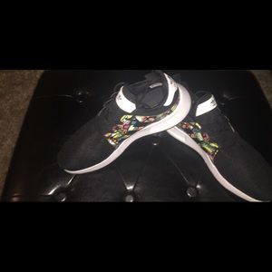 Men’s adidas sz 8 men’s shoes. W/o box